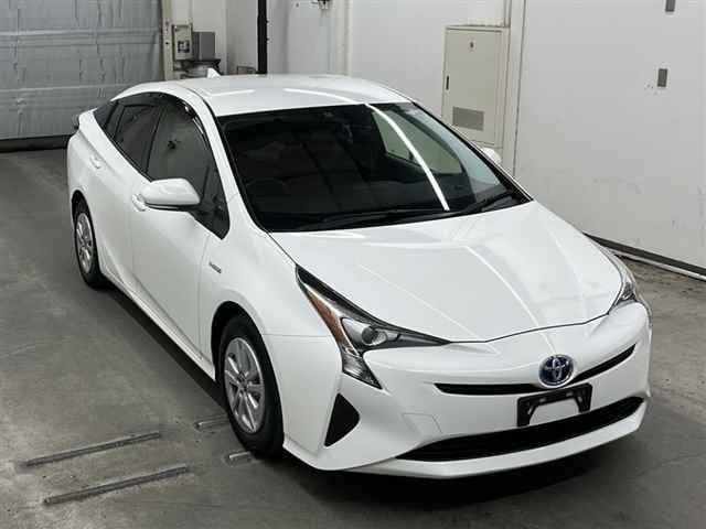 15251 Toyota Prius ZVW50 2018 г. (MIRIVE Saitama)