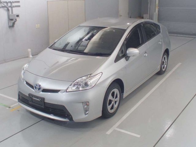 20207 Toyota Prius ZVW30 2015 г. (CAA Chubu)