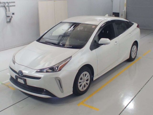 20231 Toyota Prius ZVW51 2021 г. (CAA Chubu)