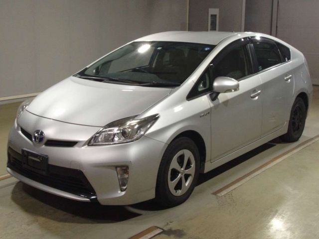 2071 Toyota Prius ZVW30 2015 г. (TAA Hyogo)