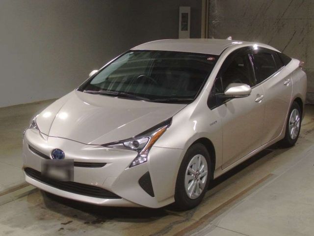 2451 Toyota Prius ZVW50 2018 г. (TAA Kinki)