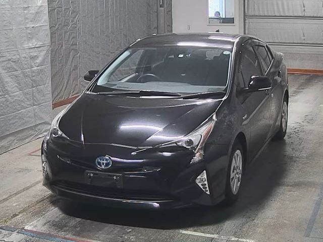 2504 Toyota Prius ZVW50 2016 г. (HERO)