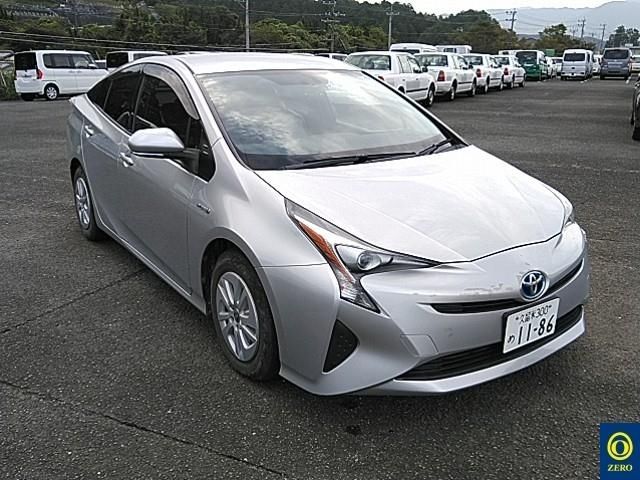 26 Toyota Prius ZVW50 2016 г. (ZERO Hakata)