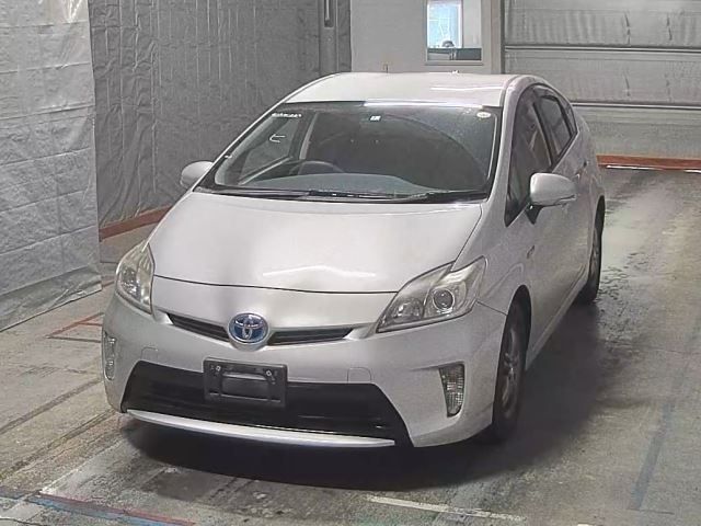 2604 Toyota Prius ZVW30 2012 г. (HERO)