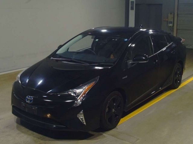 265 Toyota Prius ZVW50 2015 г. (TAA Yokohama)