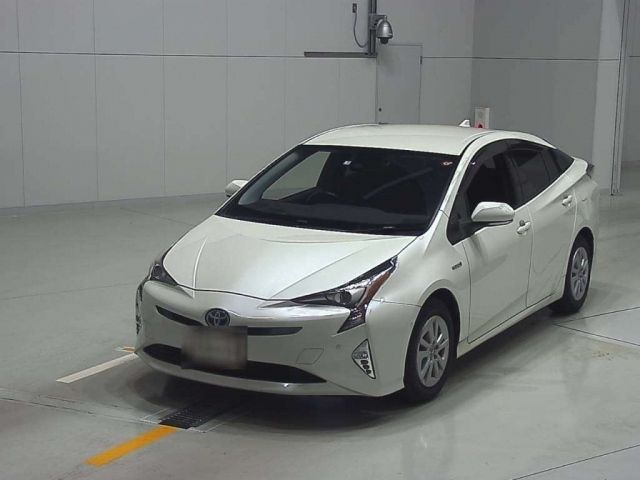 30033 Toyota Prius ZVW50 2017 г. (CAA Chubu)