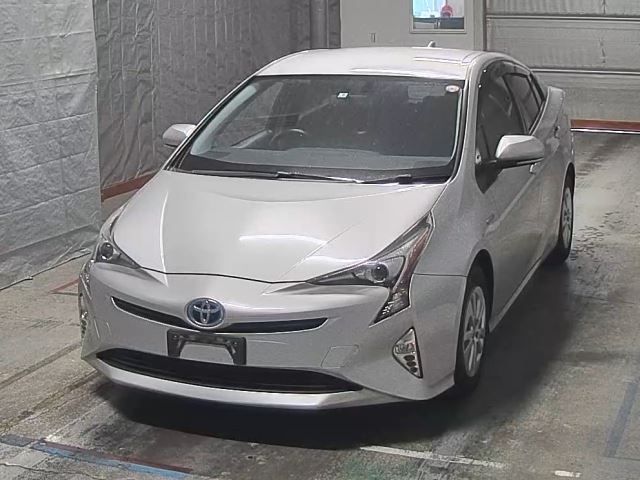 3027 Toyota Prius ZVW50 2017 г. (HERO)