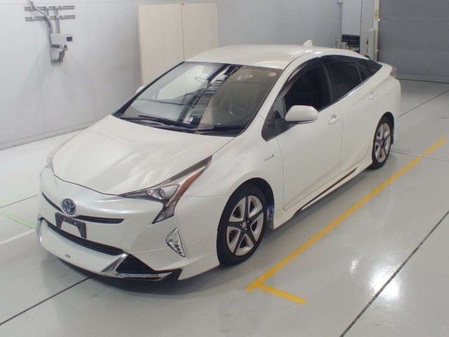 30272 Toyota Prius ZVW50 2016 г. (CAA Chubu)