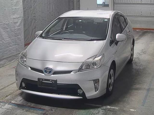 3029 Toyota Prius ZVW30 2013 г. (HERO)