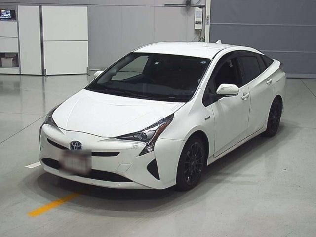 30337 Toyota Prius ZVW50 2016 г. (CAA Chubu)