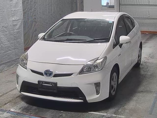 3035 Toyota Prius ZVW30 2014 г. (HERO)