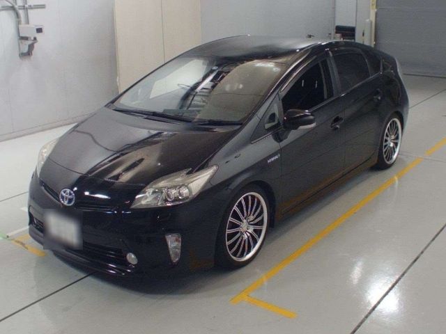 30394 Toyota Prius ZVW30 2015 г. (CAA Chubu)