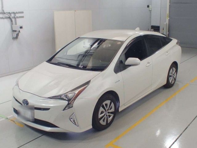 30406 Toyota Prius ZVW51 2018 г. (CAA Chubu)