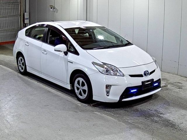 3041 Toyota Prius ZVW30 2015 г. (LAA Shikoku)