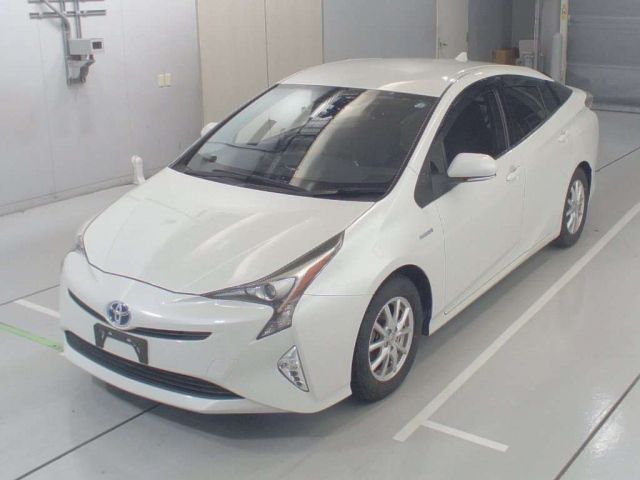 30421 Toyota Prius ZVW50 2016 г. (CAA Chubu)