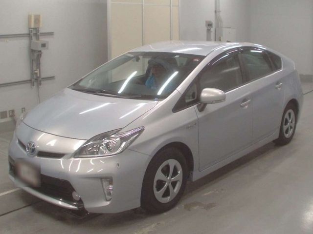 30430 Toyota Prius ZVW30 2014 г. (CAA Tokyo)