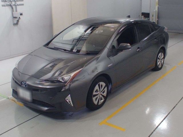 30437 Toyota Prius ZVW51 2016 г. (CAA Chubu)