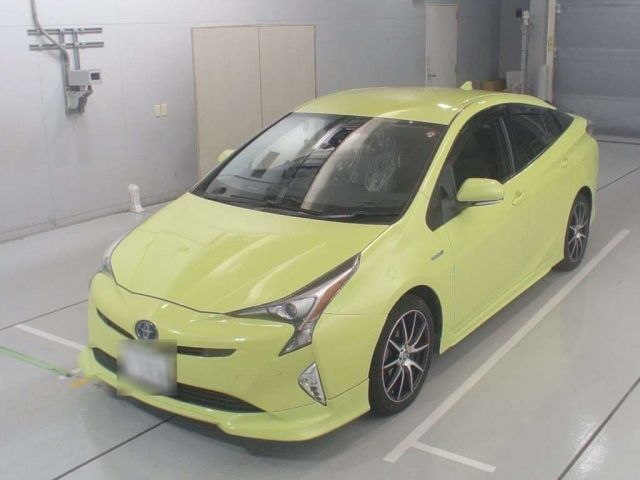 30439 Toyota Prius ZVW51 2016 г. (CAA Chubu)