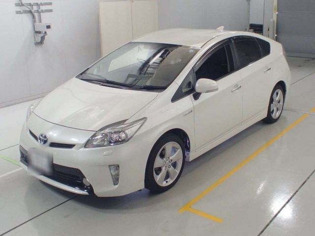 30470 Toyota Prius ZVW30 2014 г. (CAA Chubu)