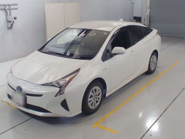 30506 Toyota Prius ZVW50 2016 г. (CAA Chubu)