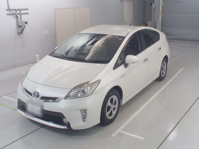 30554 Toyota Prius ZVW30 2013 г. (CAA Chubu)