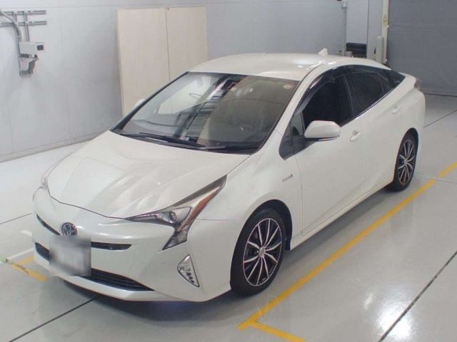 30632 Toyota Prius ZVW51 2017 г. (CAA Chubu)