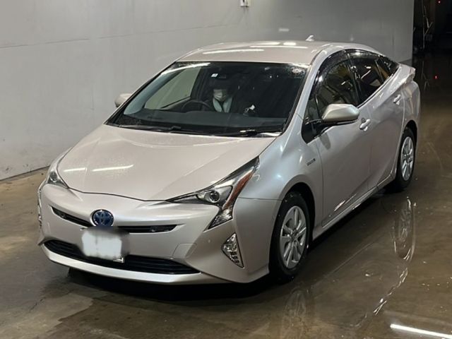 3097 Toyota Prius ZVW50 2017 г. (KCAA Fukuoka)