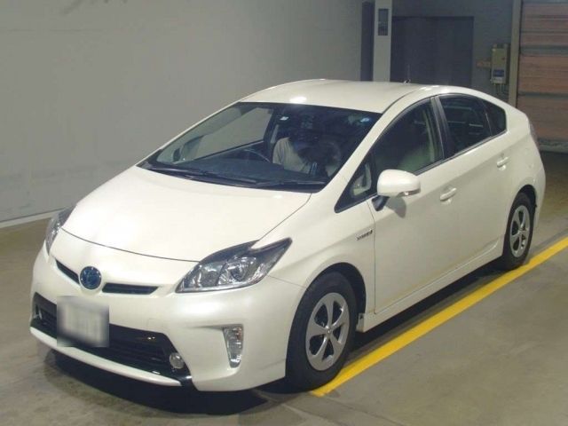 321 Toyota Prius ZVW30 2013 г. (TAA Yokohama)