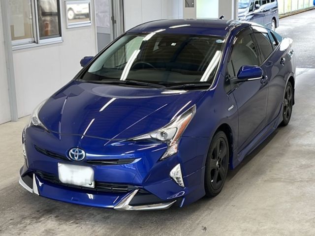 3293 Toyota Prius ZVW50 2016 г. (KCAA Minami Kyushu)