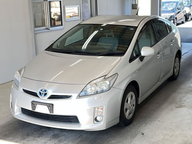 3301 Toyota Prius ZVW30 2011 г. (KCAA Minami Kyushu)