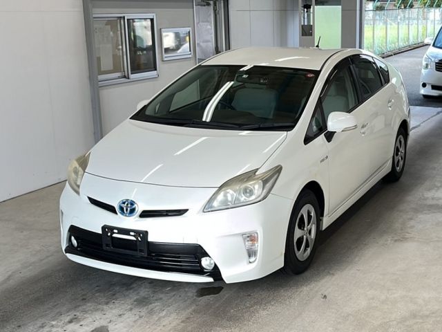 3311 Toyota Prius ZVW30 2013 г. (KCAA Minami Kyushu)