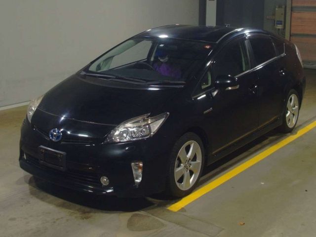 385 Toyota Prius ZVW30 2014 г. (TAA Yokohama)