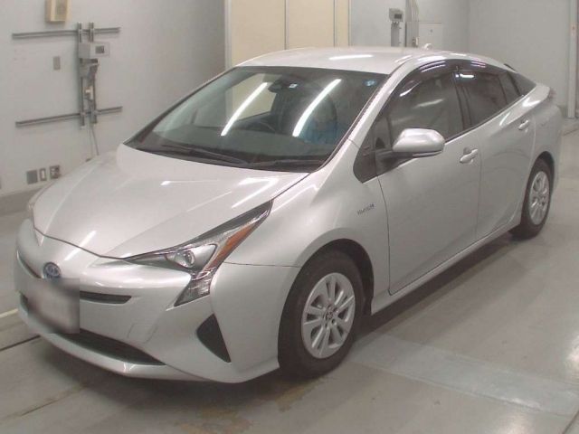 40025 Toyota Prius ZVW50 2018 г. (CAA Tokyo)