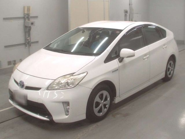 40053 Toyota Prius ZVW30 2013 г. (CAA Tokyo)