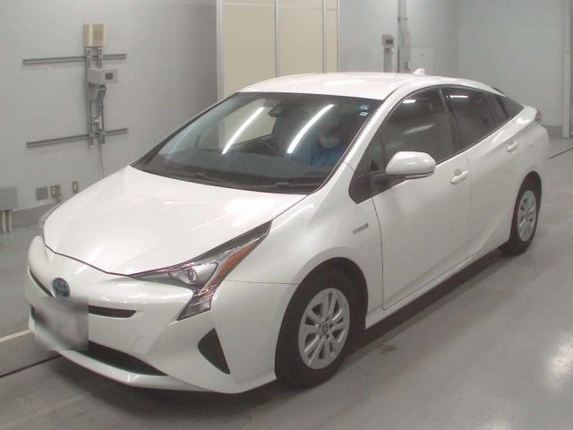 40078 Toyota Prius ZVW50 2017 г. (CAA Tokyo)