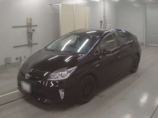 40148 Toyota Prius ZVW30 2015 г. (CAA Tokyo)