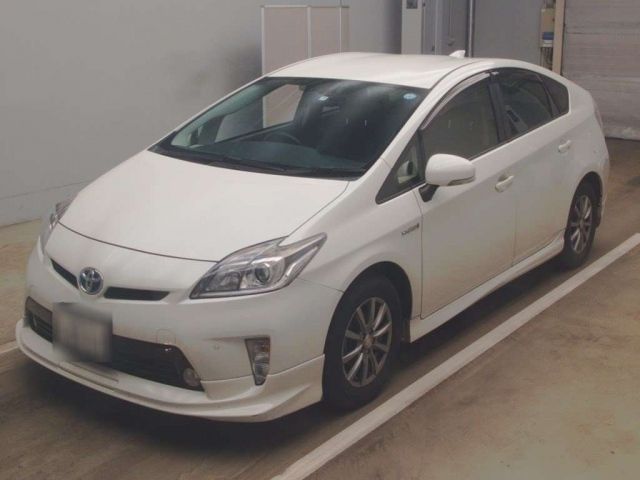 4059 Toyota Prius ZVW30 2015 г. (TAA Kantou)