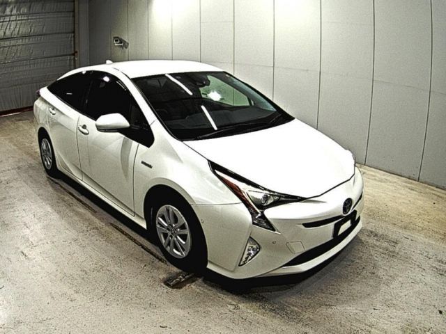 4068 Toyota Prius ZVW50 2017 г. (LAA Okayama)