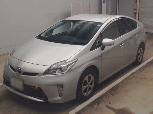 4087 Toyota Prius ZVW30 2015 г. (TAA Kantou)