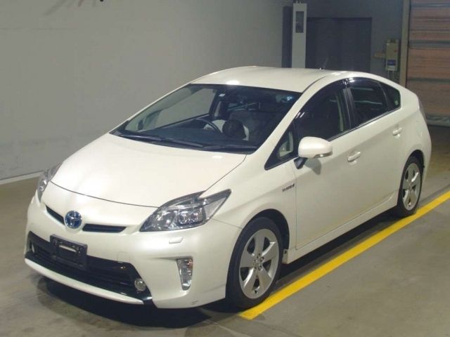 409 Toyota Prius ZVW30 2015 г. (TAA Yokohama)