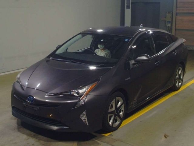 441 Toyota Prius ZVW50 2017 г. (TAA Yokohama)