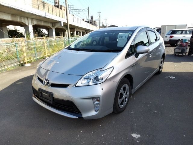 4619 Toyota Prius ZVW30 2013 г. (LUM Nagoya Nyusatsu)