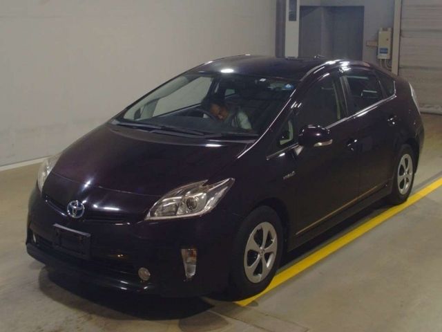 470 Toyota Prius ZVW30 2014 г. (TAA Yokohama)