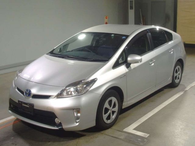 4802 Toyota Prius ZVW30 2015 г. (TAA Hiroshima)