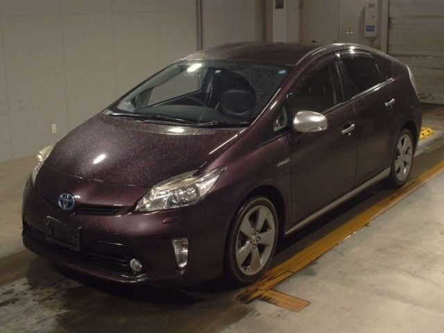 4840 Toyota Prius ZVW30 2013 г. (TAA Kyushu)