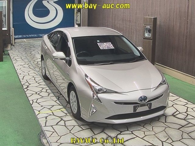 50454 Toyota Prius ZVW50 2016 г. (BAYAUC)