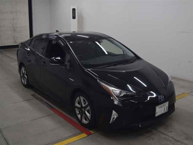 70082 Toyota Prius ZVW50 2016 г. (MIRIVE Osaka)