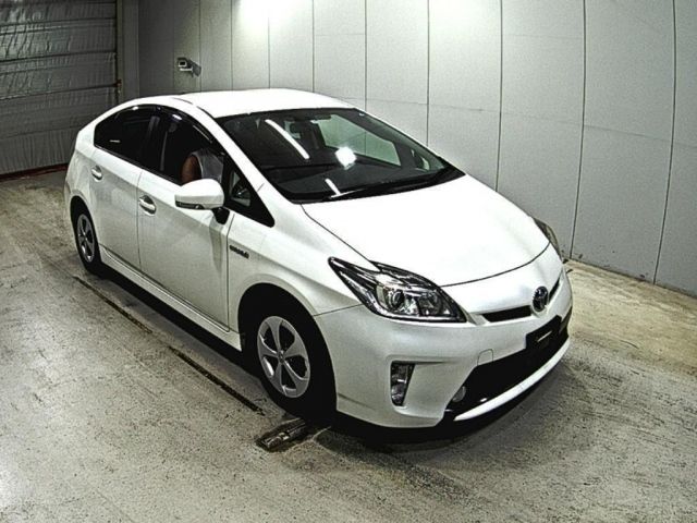 7024 Toyota Prius ZVW30 2015 г. (LAA Okayama)