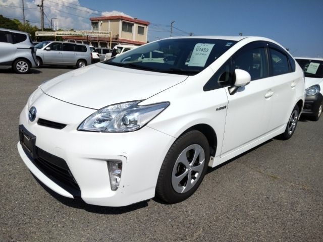 7453 Toyota Prius ZVW30 2013 г. (LUM Kobe Nyusatsu)