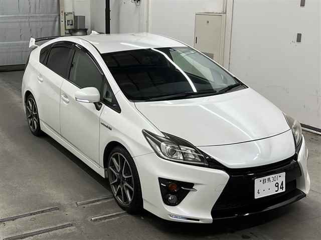 75104 Toyota Prius ZVW30 2015 г. (MIRIVE Saitama)